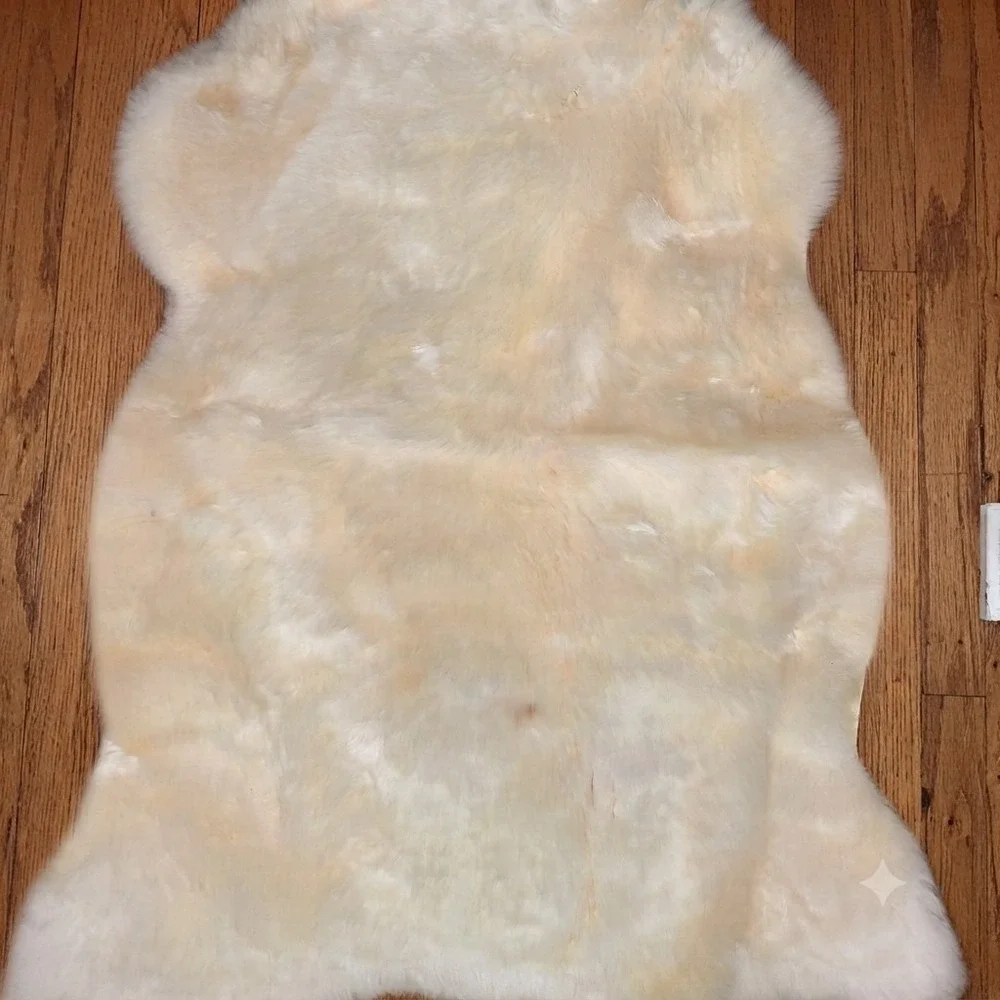 Ikea Rens Sheepskin Area Throw Rug Shaggy Soft Beige/White 24x30